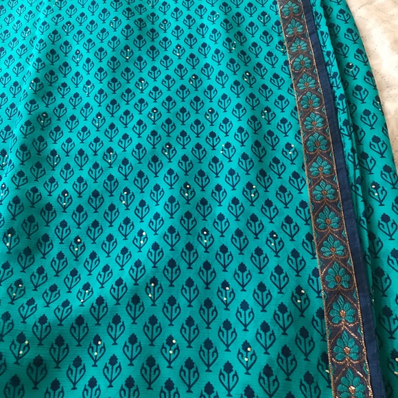 Saree - Picture 3 of 6